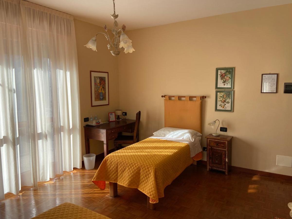 La Via Del Sole Bed and Breakfast Susa Eksteriør billede